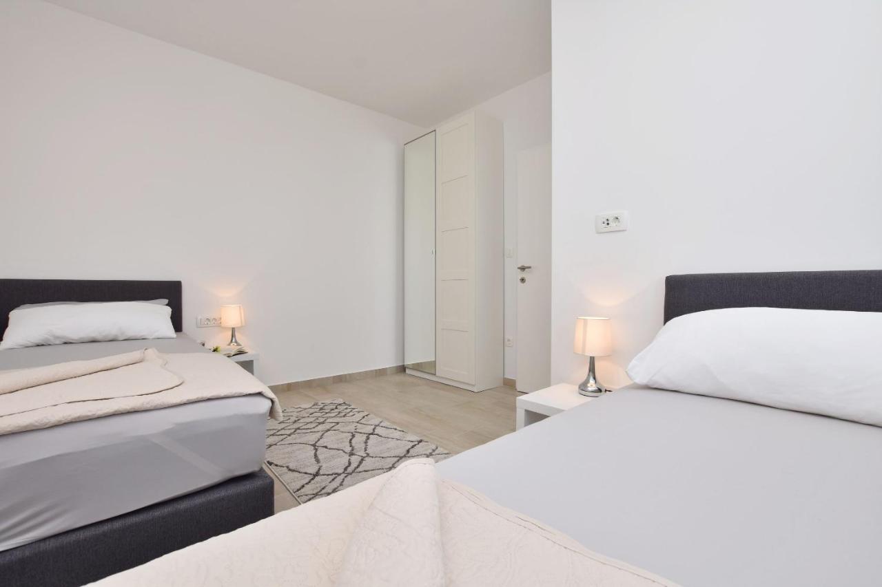 Apartments Danolic Pisak Esterno foto